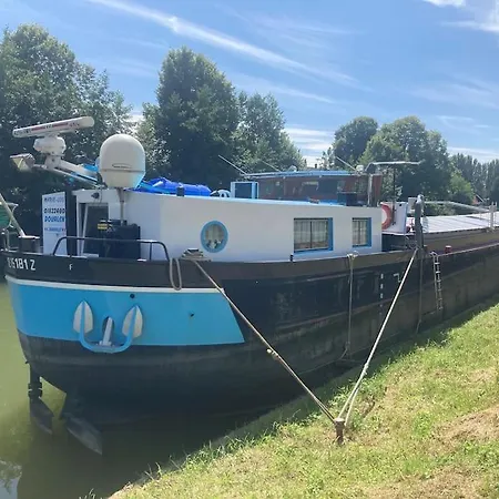 Une Nuit, La Vie Avec Marie Lou Venette Exterior foto